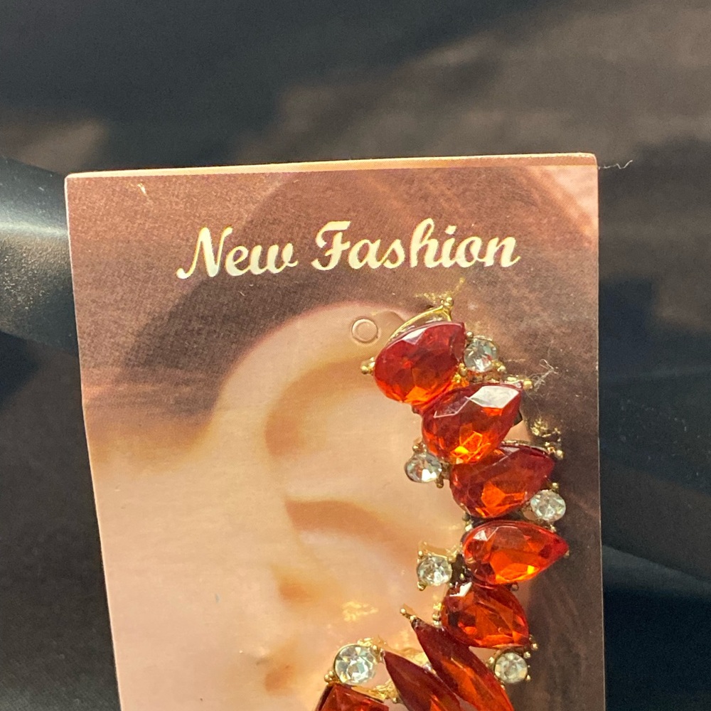 Ear Cuff - Picture 2 of 2